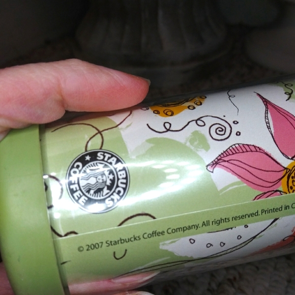 Starbucks 2007 Kids Green & Floral Print Insulated Plastic Travel Mug - Picture 8 of 10